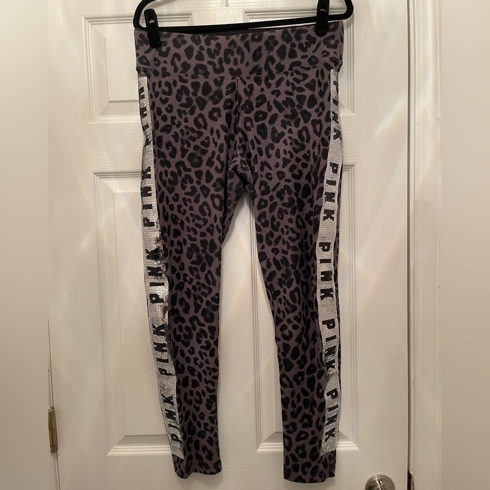 VEUC PINK VICTORIA'S SECRET RARE ANIMAL PRINT BLING YOGA PANT SZ: L